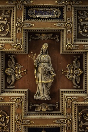 카타니아의 성녀 아가타_photo by Lawrence OP_in the Church of Sant Agata de Goti in Rome_Italy.jpg
